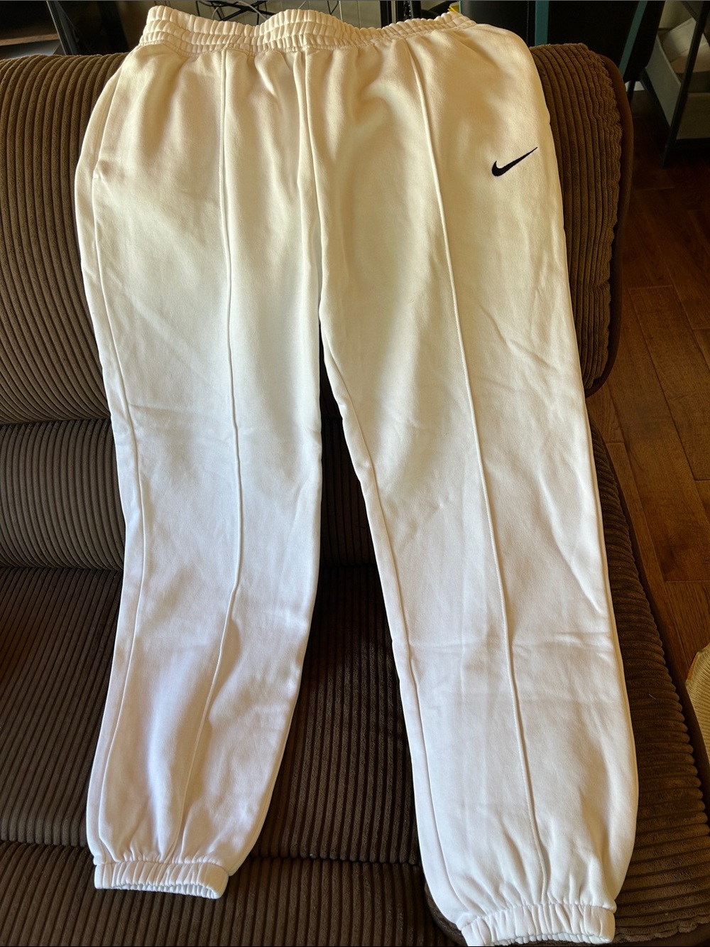 🏳️Nike Fleece Joggers with pockets and black swoosh
